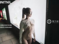 【深夜企劃】極品模特【理萬姬】-公交車露出