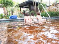 【深夜企劃】極品模特【理萬姬】-溫泉景區真空露出（上集）