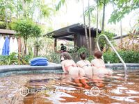 【深夜企劃】極品模特【理萬姬】-溫泉景區真空露出（上集）