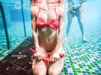 【深夜企劃】極品模特【理萬姬】-溫泉景區真空露出（下集）