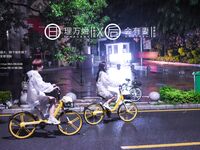 [Late Night Project] นางแบบที่ดีที่สุด [หลี่วานจิ] - ขี่สุญญากาศบนรถสีเหลืองคันเล็กในคืนฝนตกด้วยร่างกายสีขาวราวหิมะบั้นท้ายสวยหน้าอกและหีอันอ่อนโยนได้อย่างรวดเร็ว