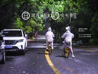 [Late Night Project] นางแบบที่ดีที่สุด [หลี่วานจิ] - ขี่สุญญากาศบนรถสีเหลืองคันเล็กในคืนฝนตกด้วยร่างกายสีขาวราวหิมะบั้นท้ายสวยหน้าอกและหีอันอ่อนโยนได้อย่างรวดเร็ว