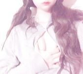 宅男福利，推特瘦瘦的白虎清純小嫩妹【原野小年】收費私拍，制服臉穴同框紫薇，看錶情很敏感受不了