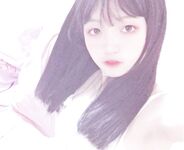 宅男福利，推特瘦瘦的白虎清純小嫩妹【原野小年】收費私拍，制服臉穴同框紫薇，看錶情很敏感受不了