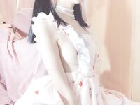 宅男福利，推特瘦瘦的白虎清純小嫩妹【原野小年】收費私拍，制服臉穴同框紫薇，看錶情很敏感受不了