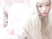 宅男福利，推特瘦瘦的白虎清純小嫩妹【原野小年】收費私拍，制服臉穴同框紫薇，看錶情很敏感受不了