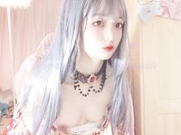 宅男福利，推特瘦瘦的白虎清純小嫩妹【原野小年】收費私拍，制服臉穴同框紫薇，看錶情很敏感受不了