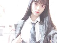 宅男福利，推特瘦瘦的白虎清純小嫩妹【原野小年】收費私拍，制服臉穴同框紫薇，看錶情很敏感受不了