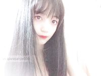 宅男福利，推特瘦瘦的白虎清純小嫩妹【原野小年】收費私拍，制服臉穴同框紫薇，看錶情很敏感受不了