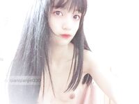 宅男福利，推特瘦瘦的白虎清純小嫩妹【原野小年】收費私拍，制服臉穴同框紫薇，看錶情很敏感受不了