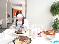 清纯母狗小萝莉【冰凌紫萱】JK小萝莉竟被黑鬼爆操？直呼暴殄天物！清纯小萝莉3P被大黑屌抱起来操