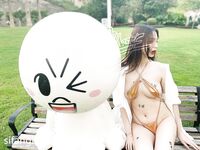 超美反差女神【Exhib Master】天花板级尤物女神大胆露出，高挑的身材超高颜值外人眼中的女神私下就是一只欠操的骚母狗