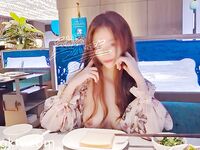 超美反差女神【Exhib Master】天花板级尤物女神大胆露出，高挑的身材超高颜值外人眼中的女神私下就是一只欠操的骚母狗