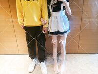 ในปี 2002 เด็กสาวเสือขาวจากซีอาน [ringorange02] แตกต่างอย่างมาก เธอถูกเปิดเผยกลางแจ้งและเปิดเผยช่องคลอดของเธออย่างกล้าหาญ เธอยังคงถูกพี่ชายอ้วนระยำต่อไป