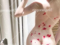 ในปี 2002 เด็กสาวเสือขาวจากซีอาน [ringorange02] แตกต่างอย่างมาก เธอถูกเปิดเผยกลางแจ้งและเปิดเผยช่องคลอดของเธออย่างกล้าหาญ เธอยังคงถูกพี่ชายอ้วนระยำต่อไป