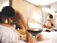 最新10月推特绝版福利！退圈淫妻【AstroNanami】三男三女群P，又干又调教，高难度姿势连接做爱