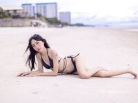 精品露臉網紅！OF頂級身材反差婊【糖果可樂】最新10月訂閱福利①，喜歡開淫趴，3P4P疊羅漢