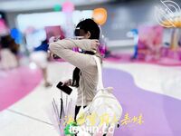 케이프 갓의 트윈 포니테일, 핑크색과 부드러운 백호@LOLI작은사촌