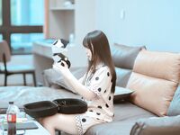 Bangni邦尼 - 偷偷在房間玩ss游戲