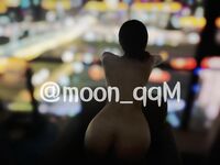 白虎粉穴蘿莉 狐骨moon_qqm自慰出白漿戶外露出小穴超嫩
