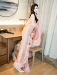 XiuRen.com【故SususuErikaki】大規模露出三点ピンクふわふわロングスカート