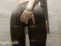 【2025年新流】可爱萝莉型母狗！推特露脸福利姬【小羊咩咩】重金门槛视图，裸舞，扩肛灌肠，道具自慰