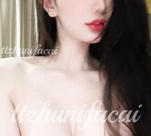 推特反差大学生【水冰月（ttzhunifacai ）】宿舍直播，被榜一无套内射