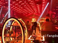 海角【會噴水的親姐姐】ktv強上姐姐後續40-酒吧廁所操完帶回酒店繼續操醉酒狀態的姐姐，插完逼後又肛交，最後內射菊花滿滿精液