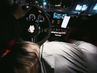 喜欢被粗暴对待把自己最淫贱的模样赤裸裸毫无保留的展现在大鸡巴面前自己板着腿把骚逼的最佳进入视角展示给主人迎合着大鸡