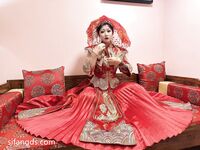 劲爆反差性感尤物『兔兔』及其闺蜜VIP群秀禾群婚纱露脸口交啪啪，唯美性感婚纱新娘超级反差完整版福利①