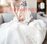 劲爆反差性感尤物『兔兔』及其闺蜜VIP群秀禾群婚纱露脸口交啪啪，唯美性感婚纱新娘超级反差完整版福利①