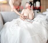 劲爆反差性感尤物『兔兔』及其闺蜜VIP群秀禾群婚纱露脸口交啪啪，唯美性感婚纱新娘超级反差完整版福利①