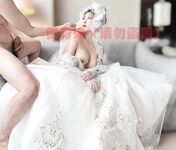 劲爆反差性感尤物『兔兔』及其闺蜜VIP群秀禾群婚纱露脸口交啪啪，唯美性感婚纱新娘超级反差完整版福利①