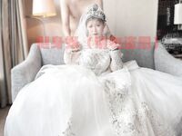 劲爆反差性感尤物『兔兔』及其闺蜜VIP群秀禾群婚纱露脸口交啪啪，唯美性感婚纱新娘超级反差完整版福利①