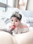 劲爆反差性感尤物『兔兔』及其闺蜜VIP群秀禾群婚纱露脸口交啪啪，唯美性感婚纱新娘超级反差完整版福利①