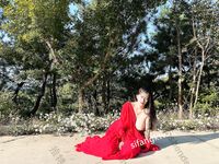 劲爆反差性感尤物『兔兔』及其闺蜜VIP群秀禾群婚纱露脸口交啪啪，唯美性感婚纱新娘超级反差完整版福利①