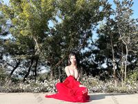 劲爆反差性感尤物『兔兔』及其闺蜜VIP群秀禾群婚纱露脸口交啪啪，唯美性感婚纱新娘超级反差完整版福利①