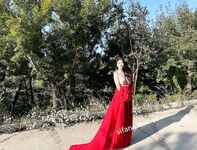 劲爆反差性感尤物『兔兔』及其闺蜜VIP群秀禾群婚纱露脸口交啪啪，唯美性感婚纱新娘超级反差完整版福利①