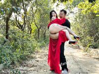 劲爆反差性感尤物『兔兔』及其闺蜜VIP群秀禾群婚纱露脸口交啪啪，唯美性感婚纱新娘超级反差完整版福利①