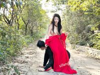 劲爆反差性感尤物『兔兔』及其闺蜜VIP群秀禾群婚纱露脸口交啪啪，唯美性感婚纱新娘超级反差完整版福利①