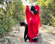 劲爆反差性感尤物『兔兔』及其闺蜜VIP群秀禾群婚纱露脸口交啪啪，唯美性感婚纱新娘超级反差完整版福利①