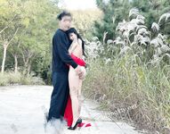 劲爆反差性感尤物『兔兔』及其闺蜜VIP群秀禾群婚纱露脸口交啪啪，唯美性感婚纱新娘超级反差完整版福利①