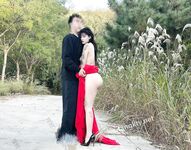 劲爆反差性感尤物『兔兔』及其闺蜜VIP群秀禾群婚纱露脸口交啪啪，唯美性感婚纱新娘超级反差完整版福利①