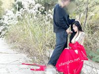 劲爆反差性感尤物『兔兔』及其闺蜜VIP群秀禾群婚纱露脸口交啪啪，唯美性感婚纱新娘超级反差完整版福利①