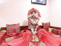 劲爆反差性感尤物『兔兔』及其闺蜜VIP群秀禾群婚纱露脸口交啪啪，唯美性感婚纱新娘超级反差完整版福利①