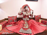 劲爆反差性感尤物『兔兔』及其闺蜜VIP群秀禾群婚纱露脸口交啪啪，唯美性感婚纱新娘超级反差完整版福利①