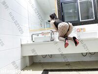 劲爆反差性感尤物『兔兔』及其闺蜜VIP群秀禾群婚纱露脸口交啪啪，唯美性感婚纱新娘超级反差完整版福利②（1）