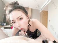 劲爆反差性感尤物『兔兔』及其闺蜜VIP群秀禾群婚纱露脸口交啪啪，唯美性感婚纱新娘超级反差完整版福利②（1）