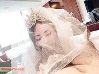 劲爆反差性感尤物『兔兔』及其闺蜜VIP群秀禾群婚纱露脸口交啪啪，唯美性感婚纱新娘超级反差完整版福利③秀禾