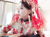 劲爆反差性感尤物『兔兔』及其闺蜜VIP群秀禾群婚纱露脸口交啪啪，唯美性感婚纱新娘超级反差完整版福利③秀禾